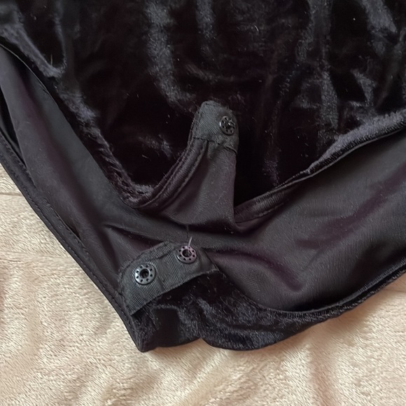 Velvet bodysuit - Picture 3 of 5